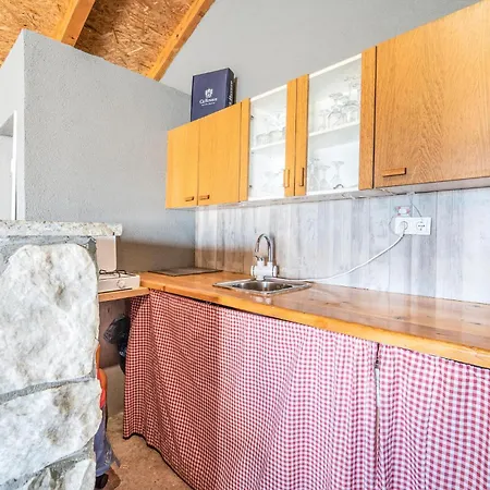 Holiday home 3 Bedroom Amazing In Lisane Ostovicke