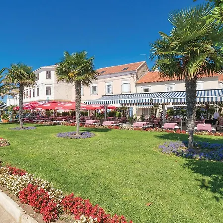 Holiday home 3 Bedroom Amazing In Lisane Ostovicke Lisane Ostrovicke