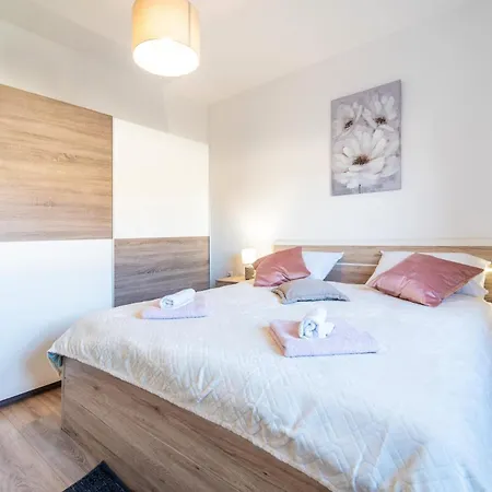 Holiday home 3 Bedroom Amazing In Lisane Ostovicke